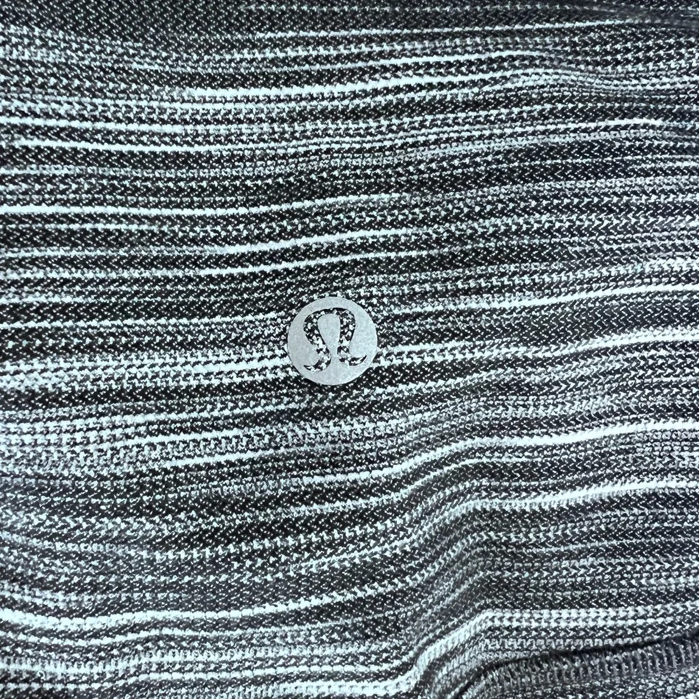 Lululemon Athletica Align Crop 21" Leggings Black and White Womens Sz 4 EUC - Picture 7 of 9